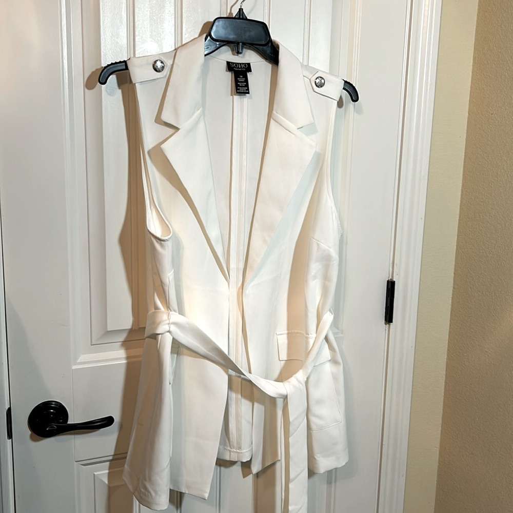 Classy Vest with front pockets and tie belt 1X - Picture 2 of 7